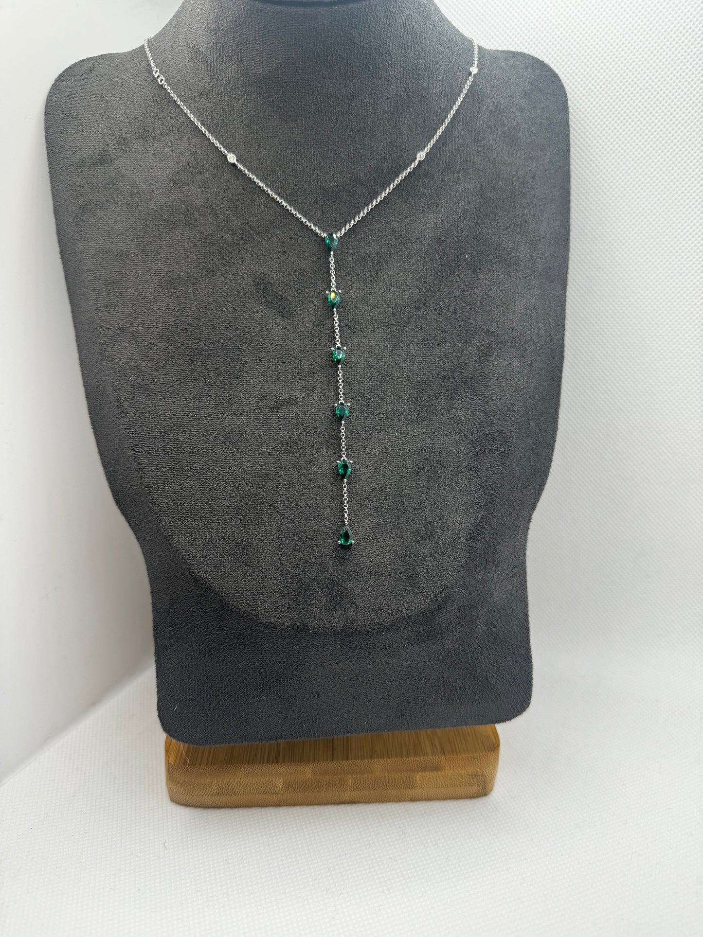 Collana con pietre
