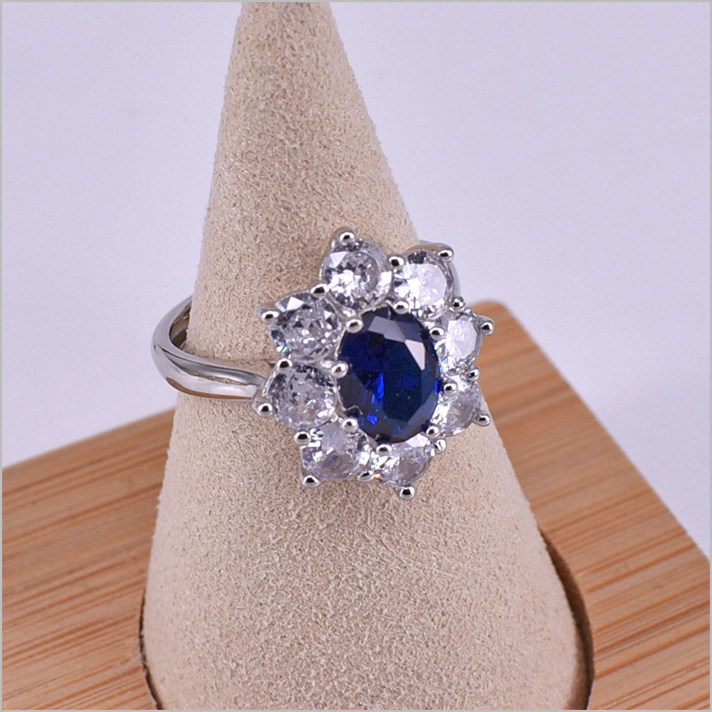 Anello in argento 925 con zirconi regolabile