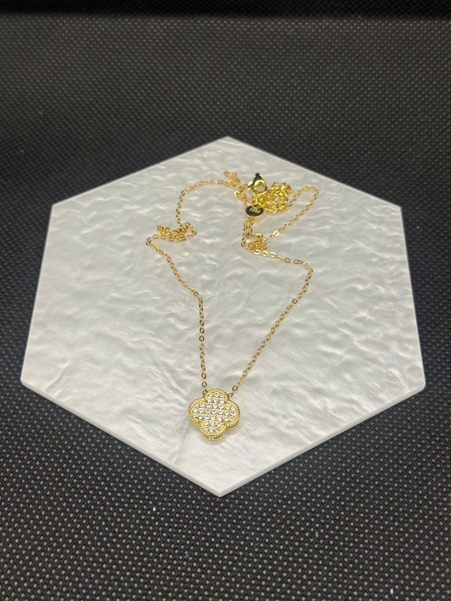 Collana quadrifoglio senza puntino al centro