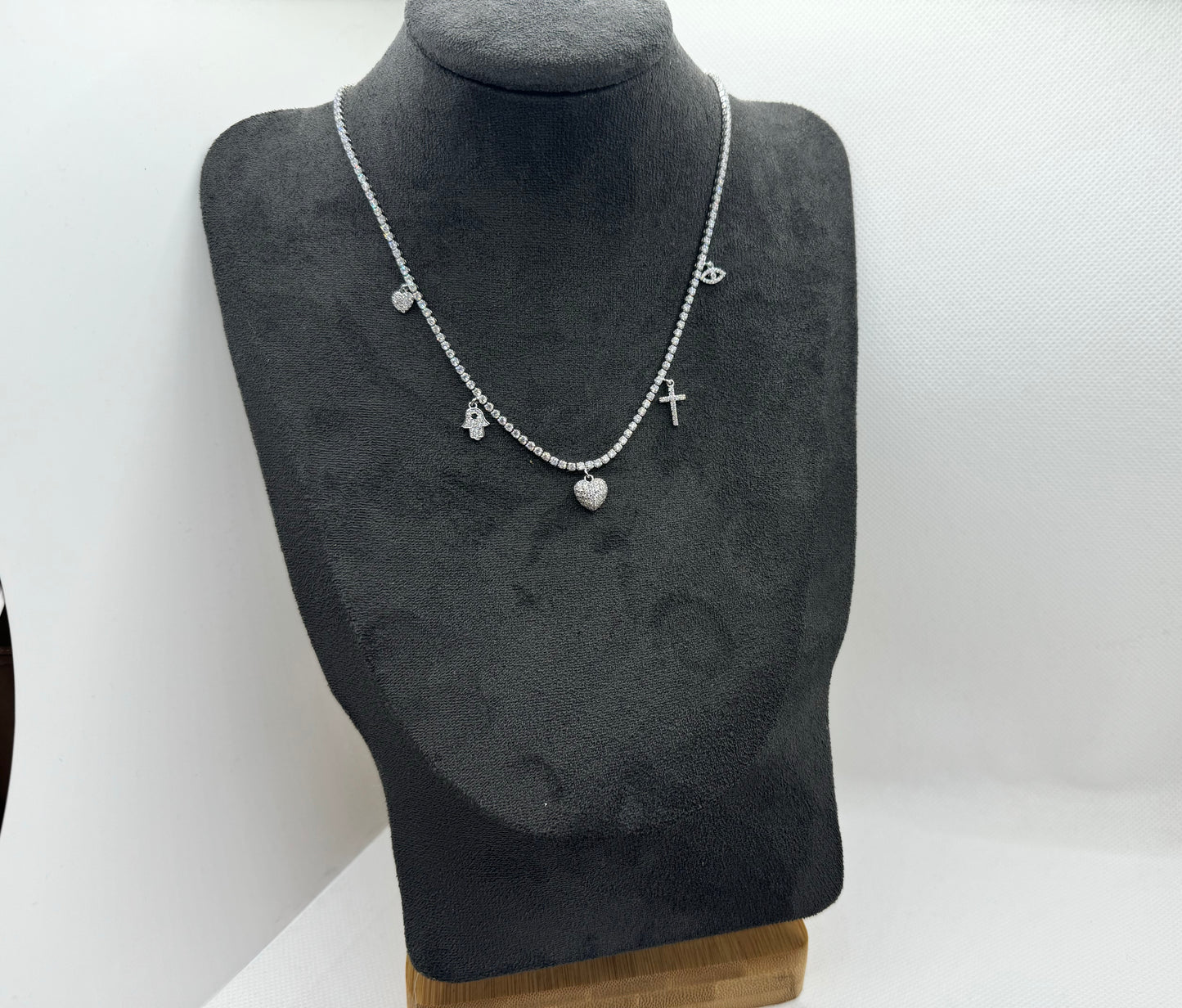 Collana con ciondoli