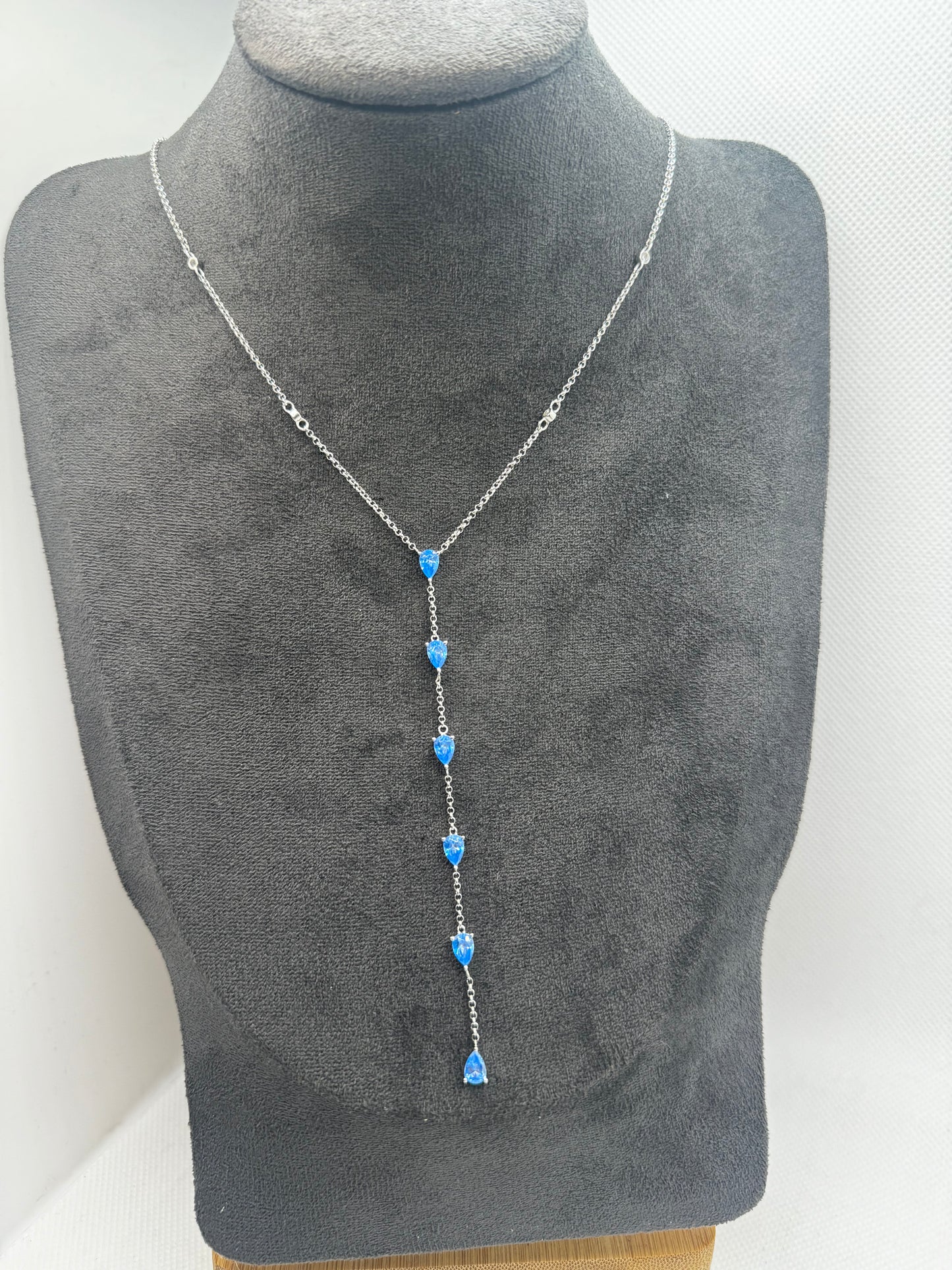 Collana con pietre